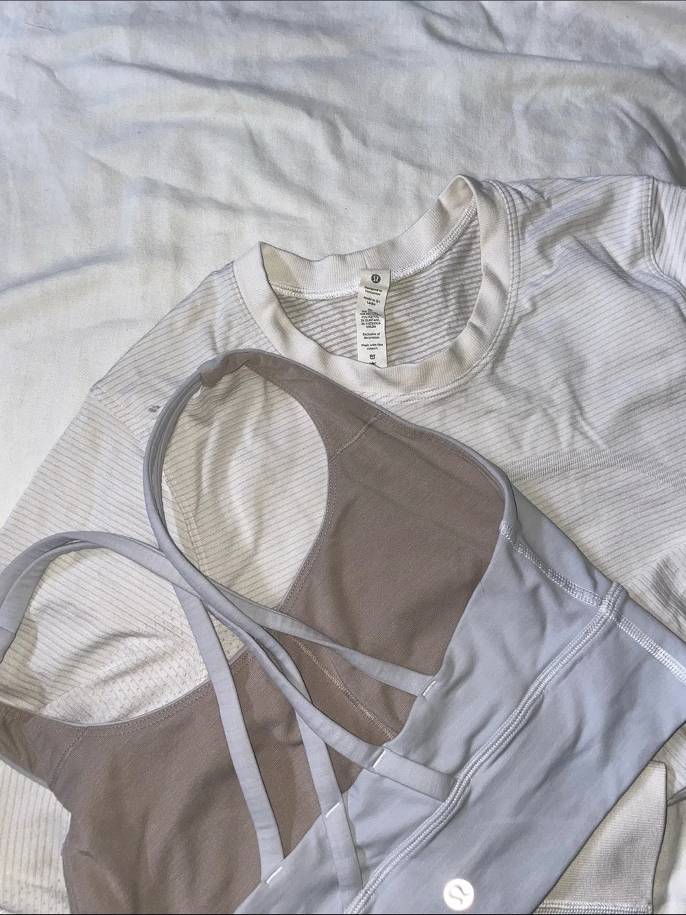 Lululemon Sports Bra & Long Sleeve Active Top Bundle